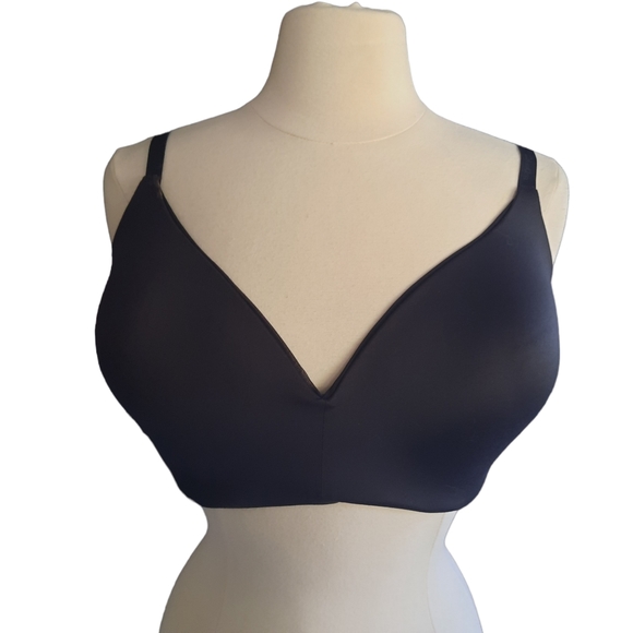 Calvin Klein Preformed Bra - Picture 2 of 5